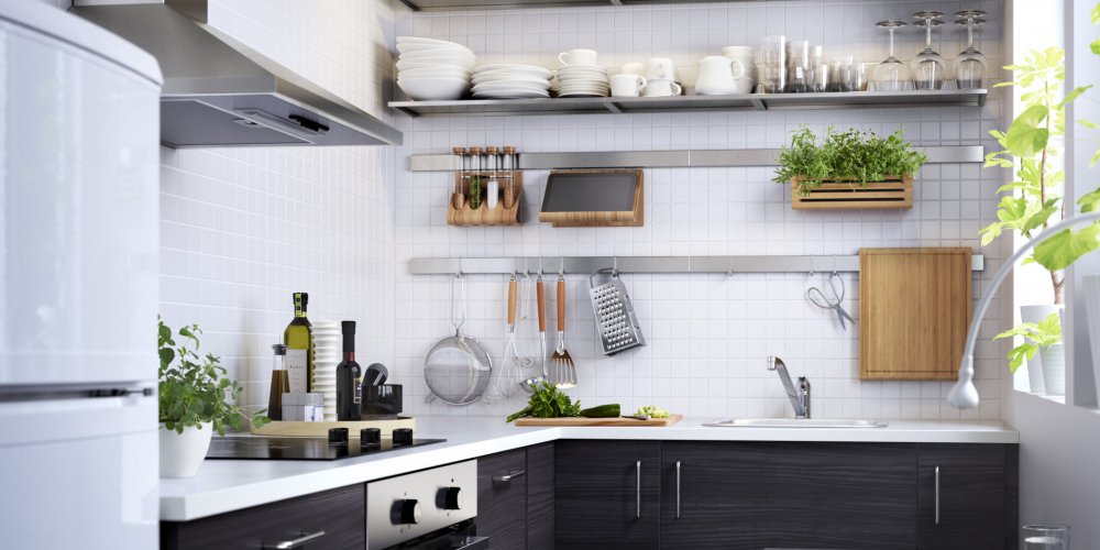 Meuble haut cuisine mur pas droit