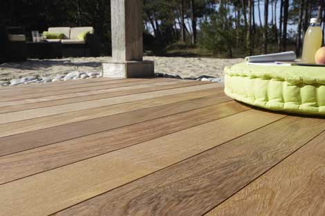 Carrelage imitations bois sur plot