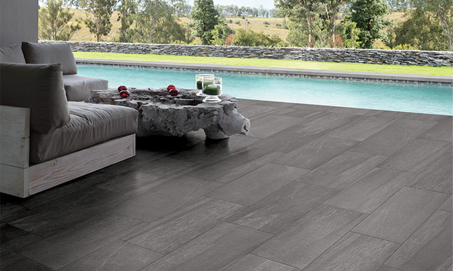 Carrelage anthracite pour terrasse