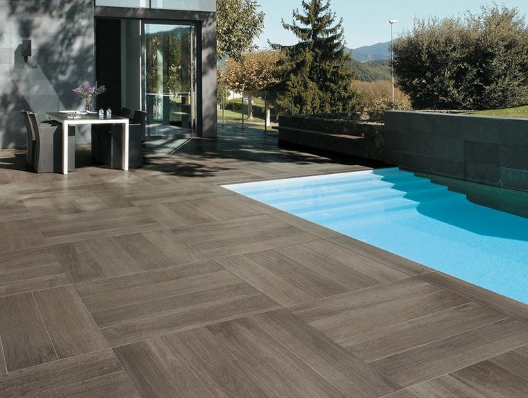 Carrelage imitation parquet piscine