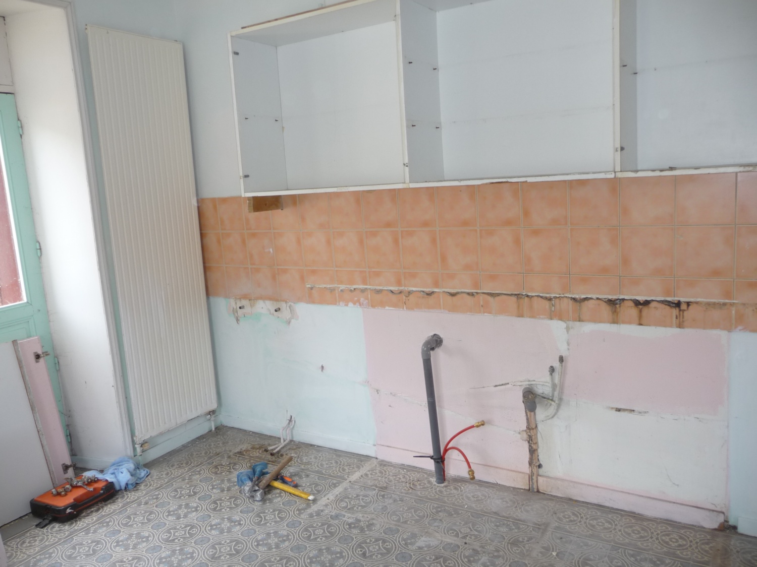 Meuble haut cuisine sur hotte