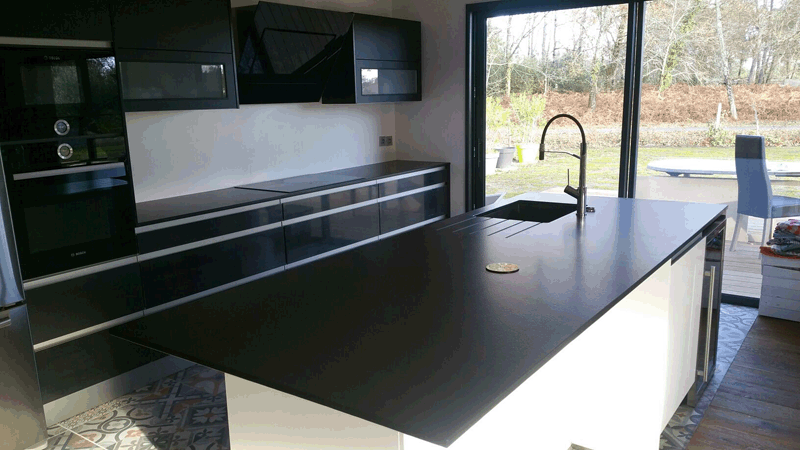 Plan de travail cuisine granit noir